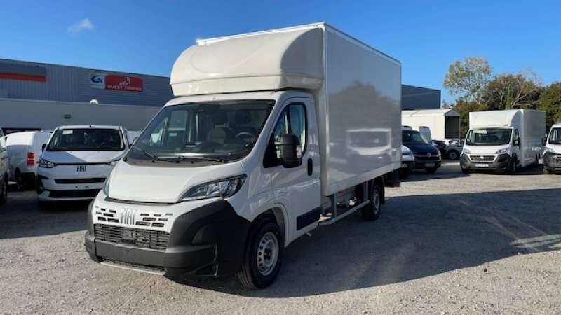 Fiat Ducato Chassis Cabine 3.5 T MAXI 140 CH S&S BVM6 CAISSE GRAND VOLUME HAYON + AUVENT + CAPUCINE