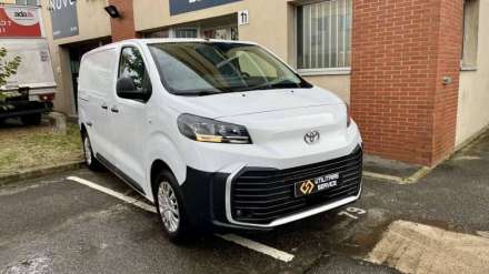 Toyota Proace Fourgon MEDIUM 2.0L 140 D-4D BVM6 START PACK CONFORT