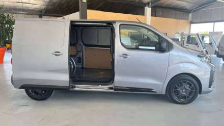 Fiat Scudo Fourgon BLUEHDI 145 M S&S EAT8 PREMIUM PACK CONNECT