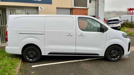 Fiat Scudo Fourgon BLUEHDI 145 XL S&S EAT8 PREMIUM PACK CONNECT