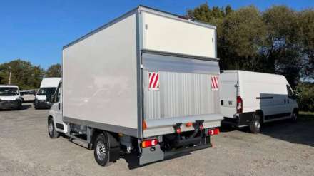 Fiat Ducato Chassis Cabine 3.5 T MAXI 140 CH S&S BVM6 CAISSE GRAND VOLUME HAYON + AUVENT + CAPUCINE