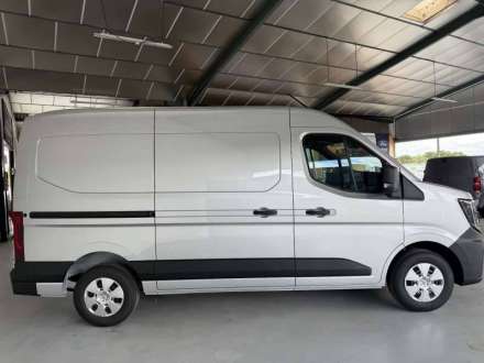 Nissan Interstar Fourgon 3T3 L2H2 2.0 DCI 170 BVA TEKNA