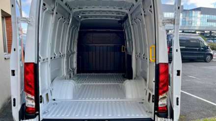 Iveco Daily Fourgon FGN 35C18H V12 H2 Q-TOR HI-MATIC - ATTELAGE