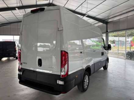 Iveco Daily Fourgon FGN 35 S 16 V12 H2 Q-LEAF HI-MATIC 2,3 160