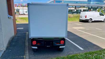 Sevic V500e LAUNCH EDITION AVEC COFFRE ET PORTES ENROULABLES - BATTERIE LITHIUM 33kWh