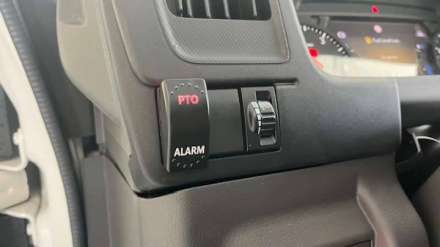 Isuzu M27 F - Génération 2 EURO VI 3L 150 CV - PLATEAU ALU 3M30+ GRUE PK 2900B