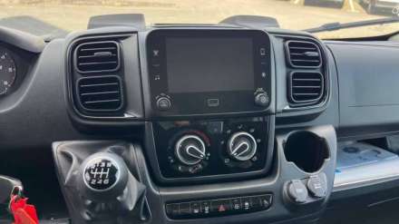 Fiat Ducato Chassis Cabine 3.5 T MAXI 140 CH S&S BVM6 CAISSE GRAND VOLUME HAYON + AUVENT