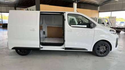 Fiat Scudo Fourgon BLUEHDI 145 M S&S EAT8 PREMIUM PACK CONNECT