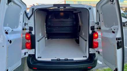 Fiat Scudo Fourgon BLUEHDI 145 M S&S EAT8 PACK CONNECTIVITÉ