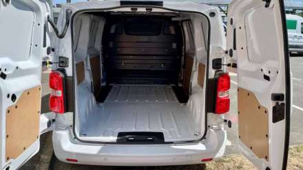 Fiat Scudo Fourgon BLUEHDI 145 M S&S EAT8 PREMIUM PACK CONNECT