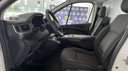 Nissan Primastar Fourgon L1H1 2T8 2.0 DCI 170 S/S BVA9 TEKNA