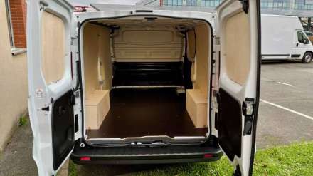 Renault Trafic Fourgon FGN L2H1 3000 KG 2.0 DCI 170 BVA9 RED EDITION