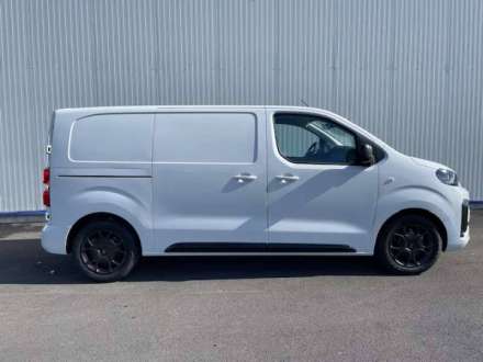 Fiat Scudo Fourgon BLUEHDI 145 M S&S EAT8 PREMIUM PACK CONNECT