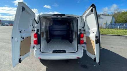Fiat Scudo Fourgon BLUEHDI 145 M S&S EAT8 PREMIUM PACK CONNECT