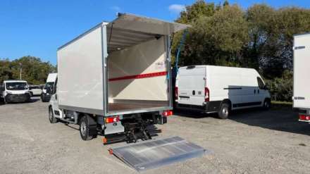 Fiat Ducato Chassis Cabine 3.5 T MAXI 140 CH S&S BVM6 CAISSE GRAND VOLUME HAYON + AUVENT + CAPUCINE