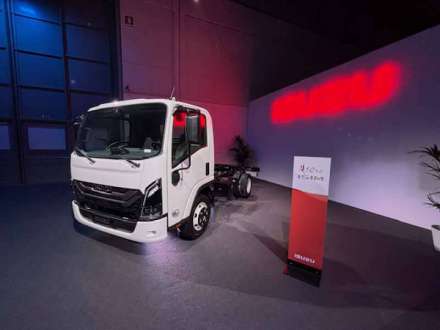Isuzu M30 5.2 190 CH - empattement H - BRAS AMPLIROLL DALBY + COFFRE