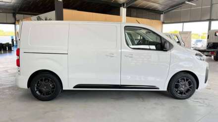 Fiat Scudo Fourgon BLUEHDI 145 M S&S EAT8 PREMIUM PACK CONNECT
