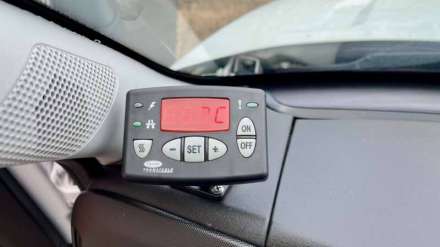 Iveco Daily Chassis Cabine 35C16 3.0 FRIGORIFIQUE FRCX + HAYON QUAD-LEAF BVM6