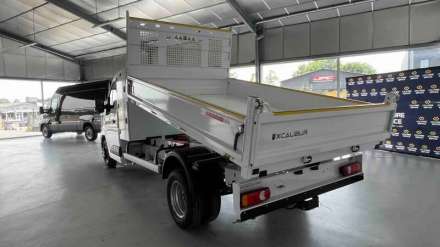Nissan Interstar Chassis Simple Cabine Benne BENNE COFFRE 3T5 L3H1 2.0 DCI 150 CH RWD RJ N-CONNECTA