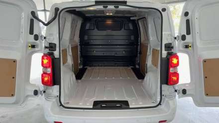 Fiat Scudo Fourgon BLUEHDI 145 M S&S EAT8 PREMIUM PACK CONNECT