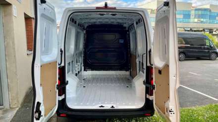 Nissan Interstar Fourgon 3T5 L2H2 2.0 DCI 170 BVA9 N-CONNECTA