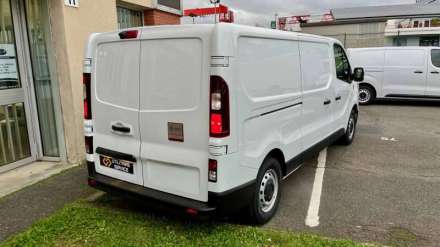 Renault Trafic Fourgon FGN L2H1 3000 KG 2.0 DCI 170 BVA9 RED EDITION