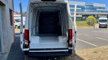 Iveco Daily Fourgon FGN 35C18H V12 H2 Q-TOR HI-MATIC - ATTELAGE