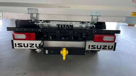 Isuzu M27 Génération 2 EURO VI - BENNE + GRUE FASSI F30