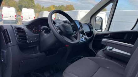 Fiat Ducato Chassis Cabine 3.5 T MAXI 140 CH S&S BVM6 CAISSE GRAND VOLUME HAYON + AUVENT